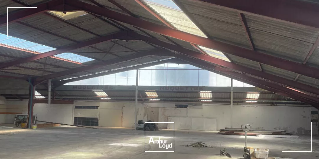 Entrepôt 1 200 m² SAINT JUNIEN A VENDRE