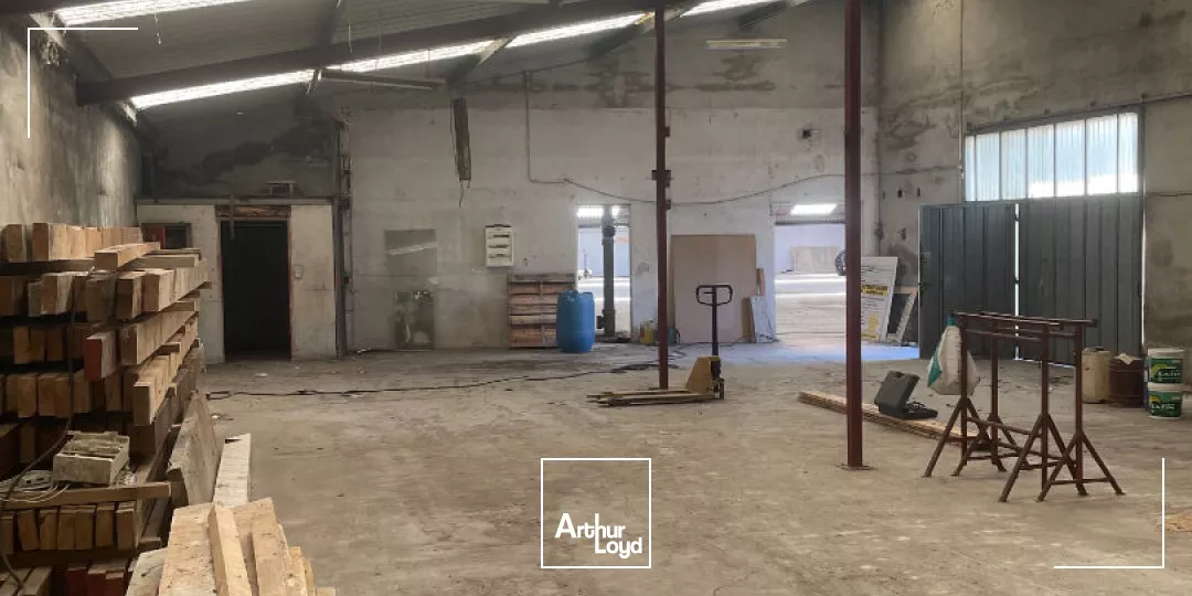 Entrepôt 1 200 m² SAINT JUNIEN A VENDRE