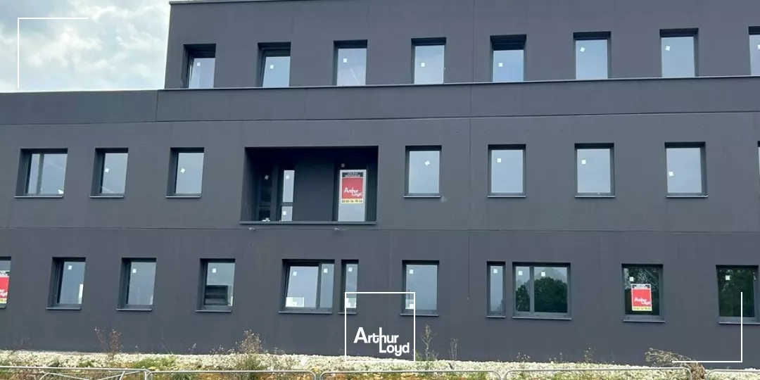 BUREAUX à VENDRE de 445 m²