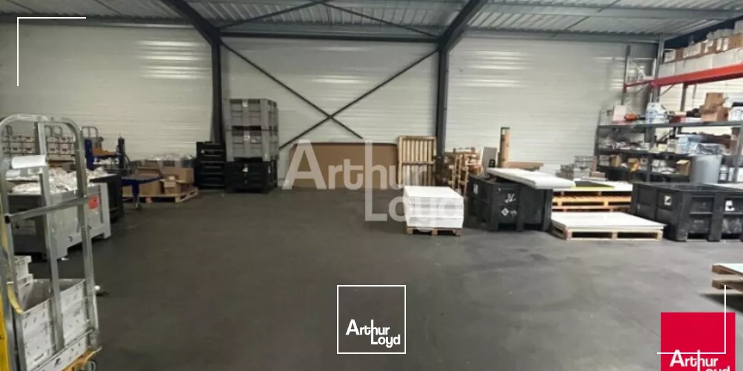 CONTRES - LOCATION LOCAL D'ACTIVITE DE 300 M² - ZONE INDUSTRIELLE
