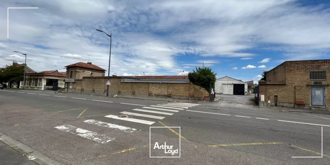 LOCAUX D'ACTIVITÉS - A LOUER - 100 M2 et 50 M2 - SAINT-QUENTIN :