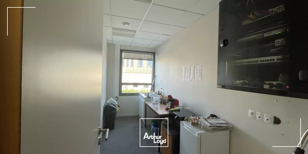 Bureaux à louer à ISNEAUVILLE 76230