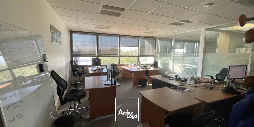 Bureaux à louer à ISNEAUVILLE 76230