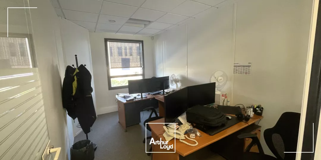 Bureaux à louer à ISNEAUVILLE 76230