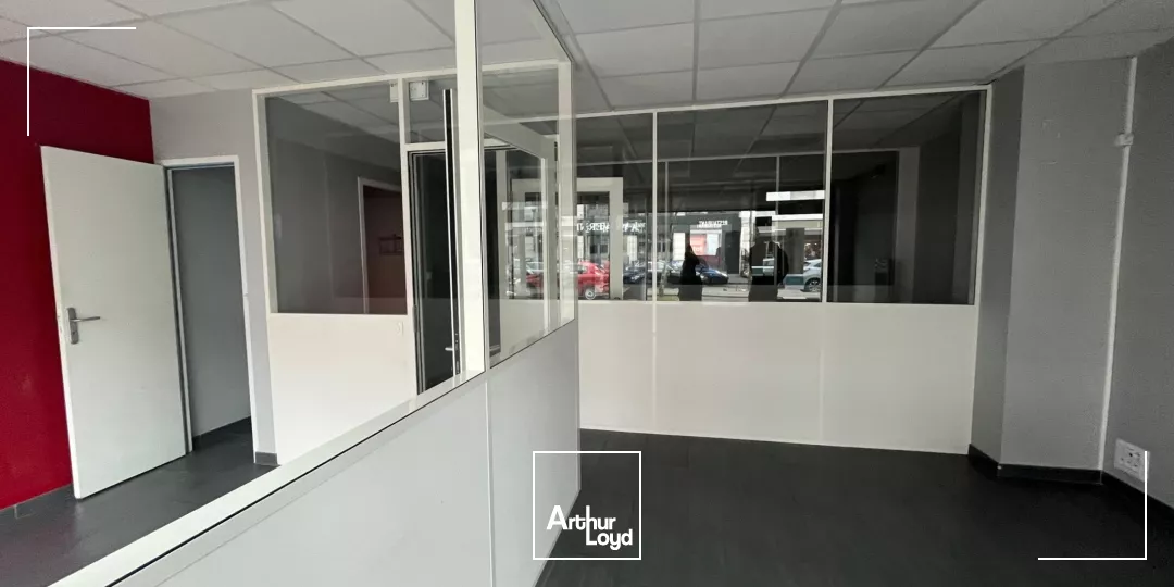 A LOUER LOCAL COMMERCIAL ST NAZAIRE 93M2