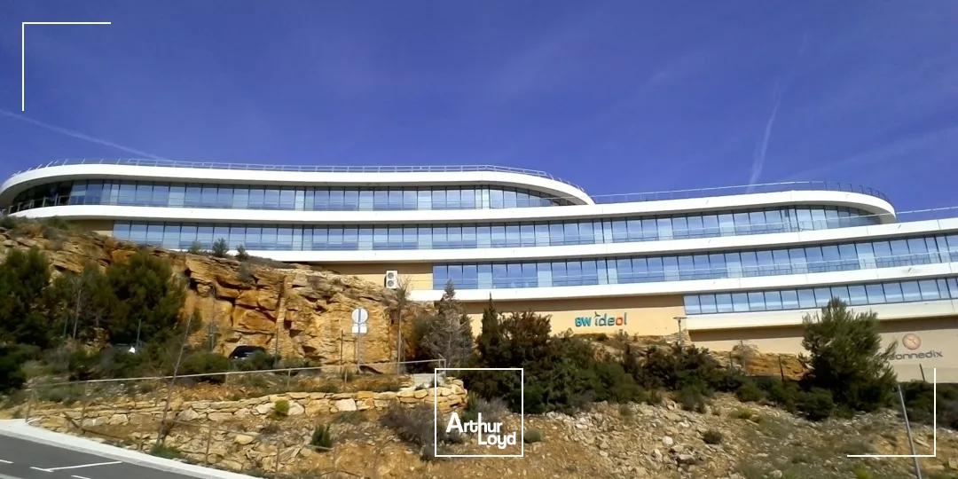 Bureaux à louer avec parkings - Vue panoramique exceptionnelle sur la baie de La Ciotat - LES FALAISES - ATHELIA IV - LA CIOTAT