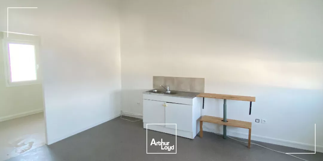 A LOUER Local d'activité ZAC Aytre 234 m2 environ