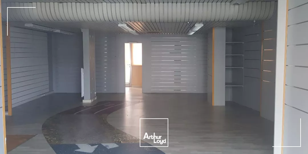 BUREAUX POITIERS PROCHE PATINOIRE 117M² A LOUER