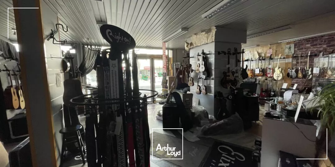 BUREAUX POITIERS PROCHE PATINOIRE 117M² A LOUER