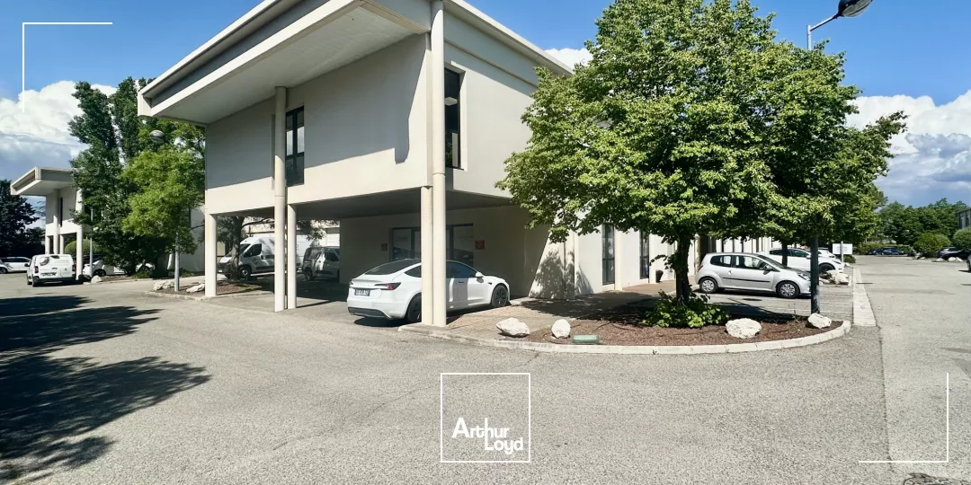 En EXCLUSIVITE - Local mixte de plain pied à LOUER ou à VENDRE sur ACTIMART à AIX EN PROVENCE