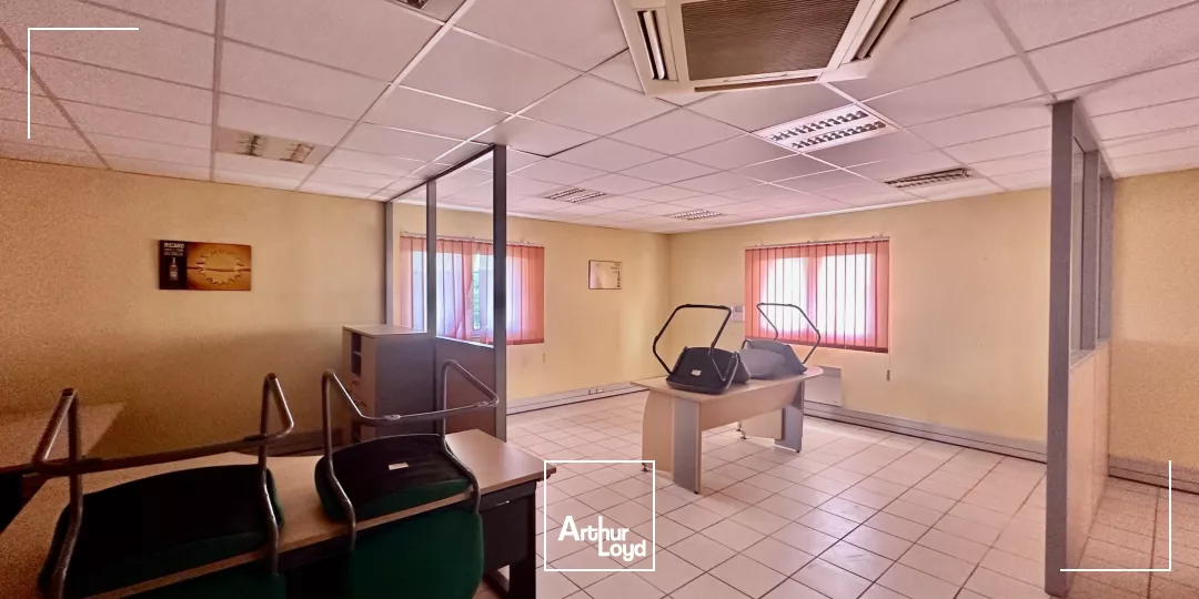 Bâtiment indépendant mixte à LOUER sur SEPTEMES LES VALLONS