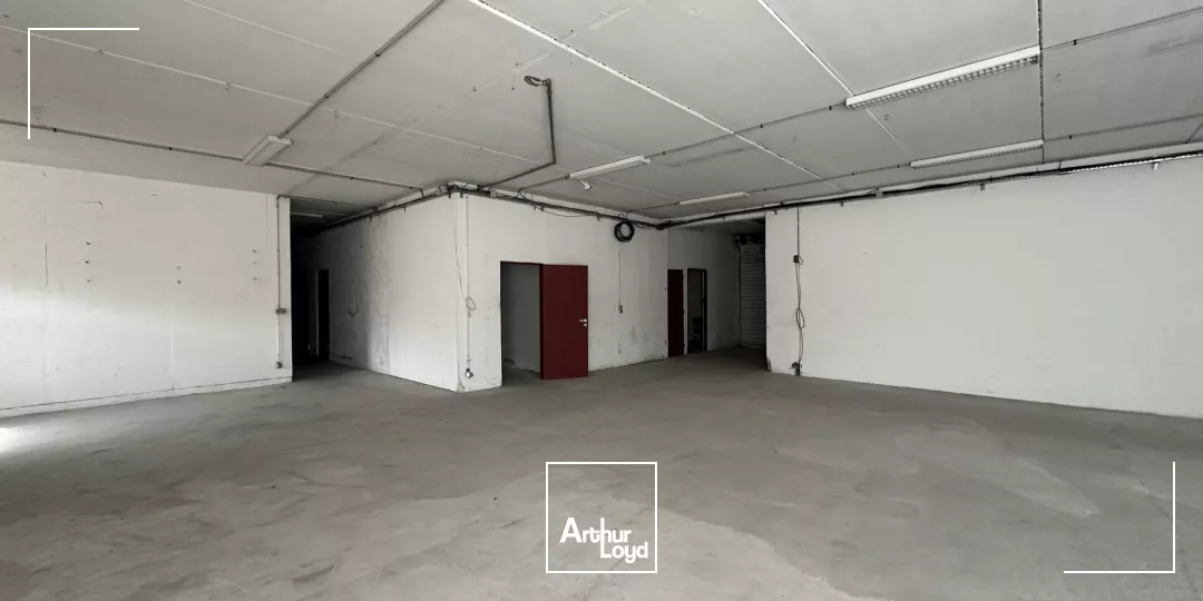 Bâtiment indépendant mixte à LOUER sur SEPTEMES LES VALLONS