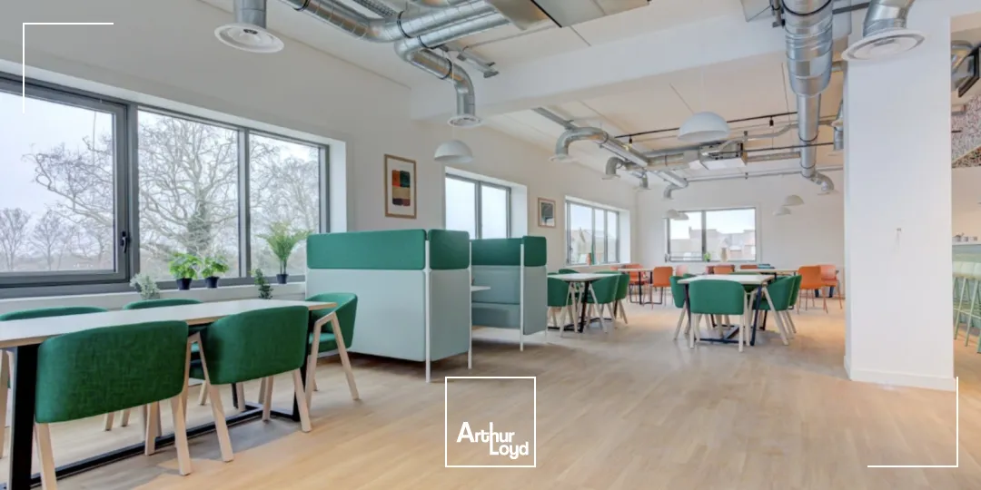 Location de bureaux neufs et flexibles à Villeneuve d'Ascq - Espaces modernes avec services et terrasses