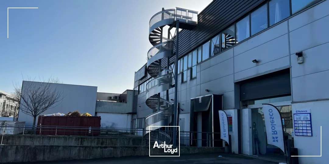Saint-Denis (93) - INNOVESPACE : des locaux d'activité ultra-connectés : 693 m² modulables, accès direct A86, Carrefour Pleyel & quais de Seine