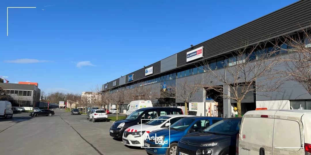 Saint-Denis (93) - INNOVESPACE : des locaux d'activité ultra-connectés : 693 m² modulables, accès direct A86, Carrefour Pleyel & quais de Seine