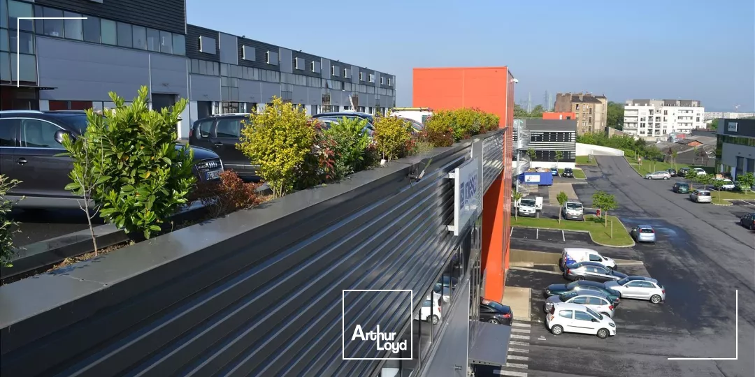 Saint-Denis (93) - INNOVESPACE : des locaux d'activité ultra-connectés : 693 m² modulables, accès direct A86, Carrefour Pleyel & quais de Seine