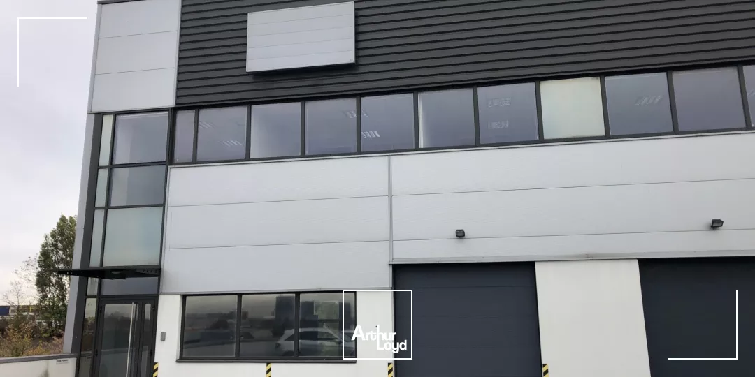 Saint-Denis (93) - INNOVESPACE : des locaux d'activité ultra-connectés : 693 m² modulables, accès direct A86, Carrefour Pleyel & quais de Seine