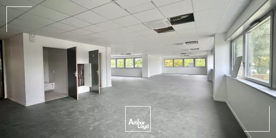 Bureaux à vendre à MONT SAINT AIGNAN 76130
