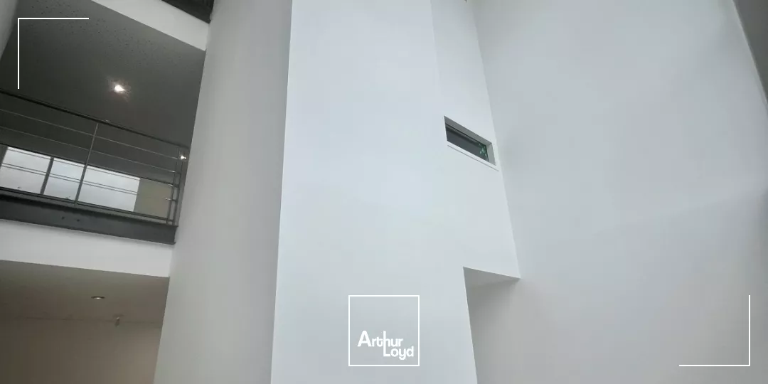 Bureaux à vendre à MONT SAINT AIGNAN 76130