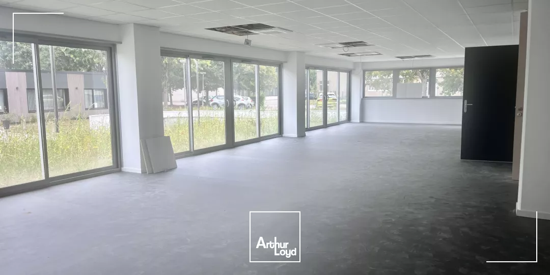 Bureaux à vendre à MONT SAINT AIGNAN 76130