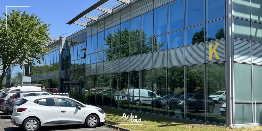 Plus qu'un lieu, une opportunité : 2214 m² de bureaux indépendants à louer à Paris Nord 2 Roissy 