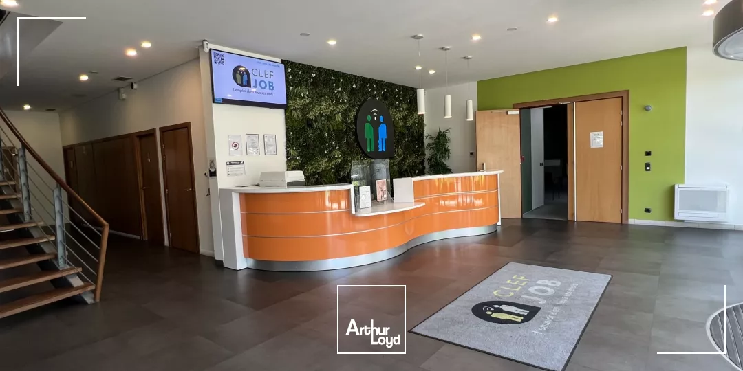 Plus qu'un lieu, une opportunité : 2214 m² de bureaux indépendants à louer à Paris Nord 2 Roissy 