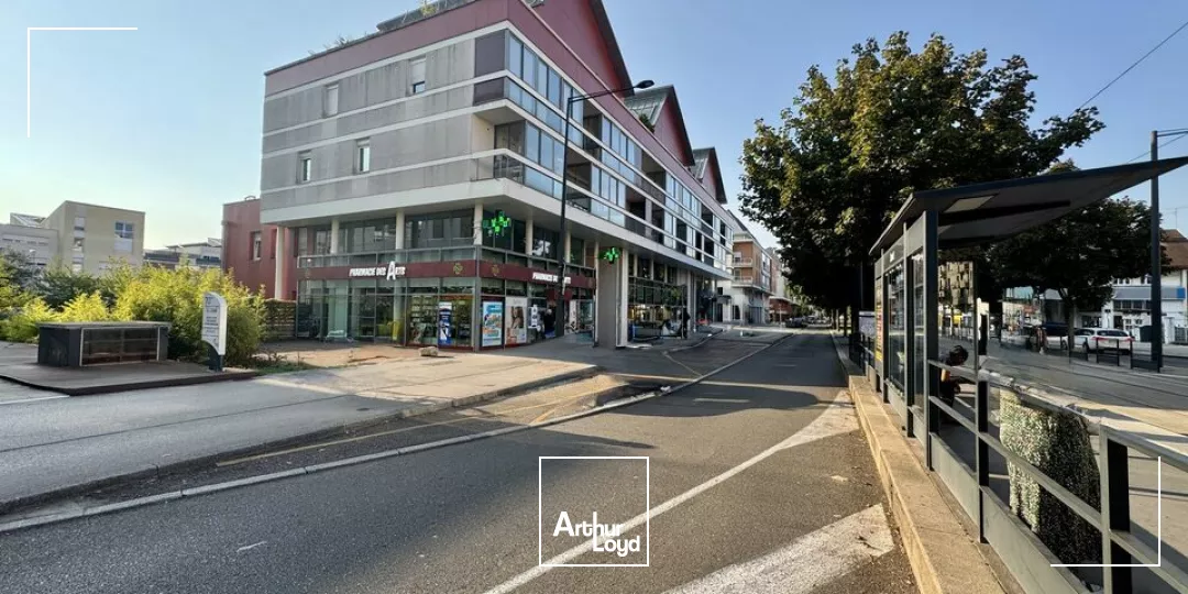 DIJON - AXE DRAPEAU / REPUBLIQUE - A LOUER