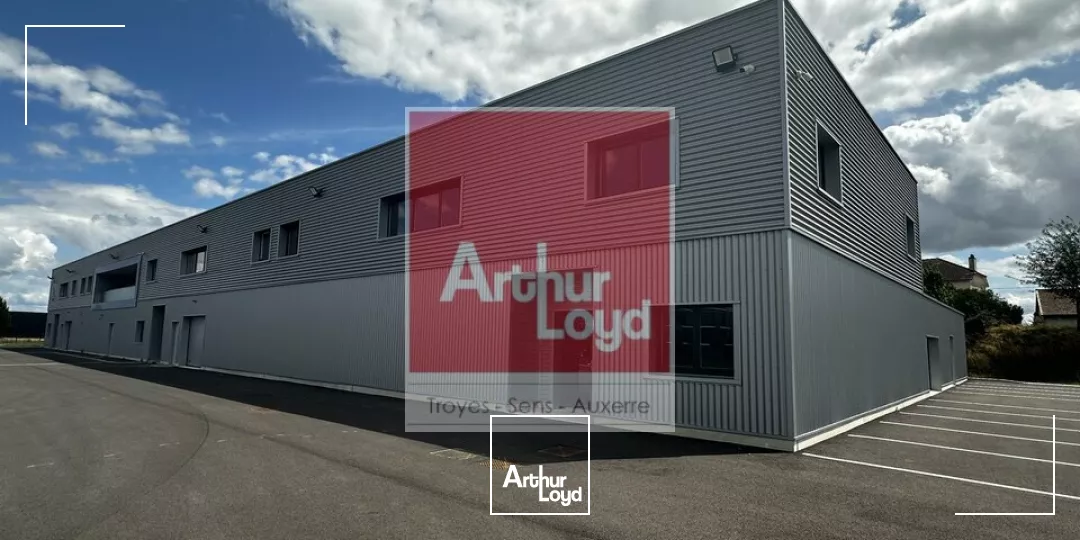 Bureaux avec espace de stockage - Savipol