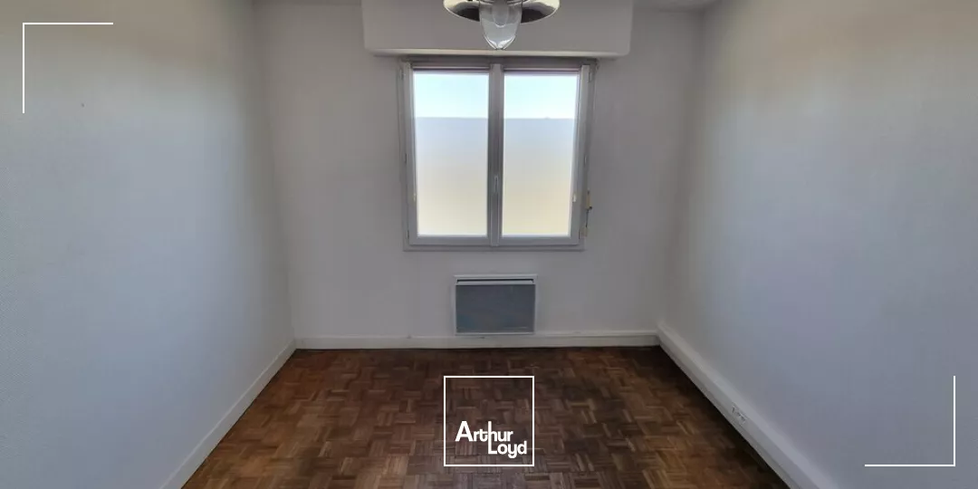 LOCAL COMMERCIAL AVEC FONCIER CONSTRUCTIBLE NIORT MENDES FRANCE