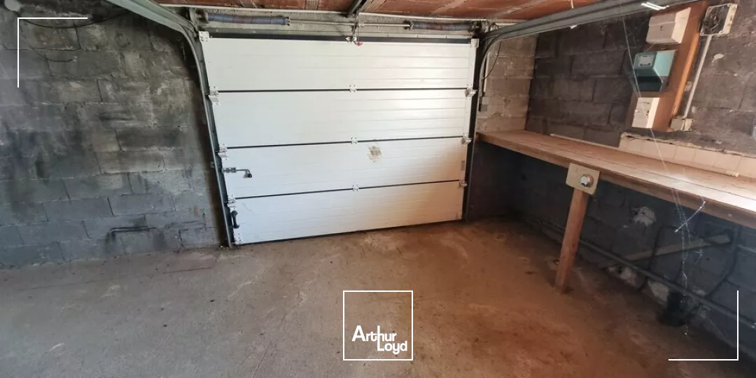 LOCAL COMMERCIAL AVEC FONCIER CONSTRUCTIBLE NIORT MENDES FRANCE