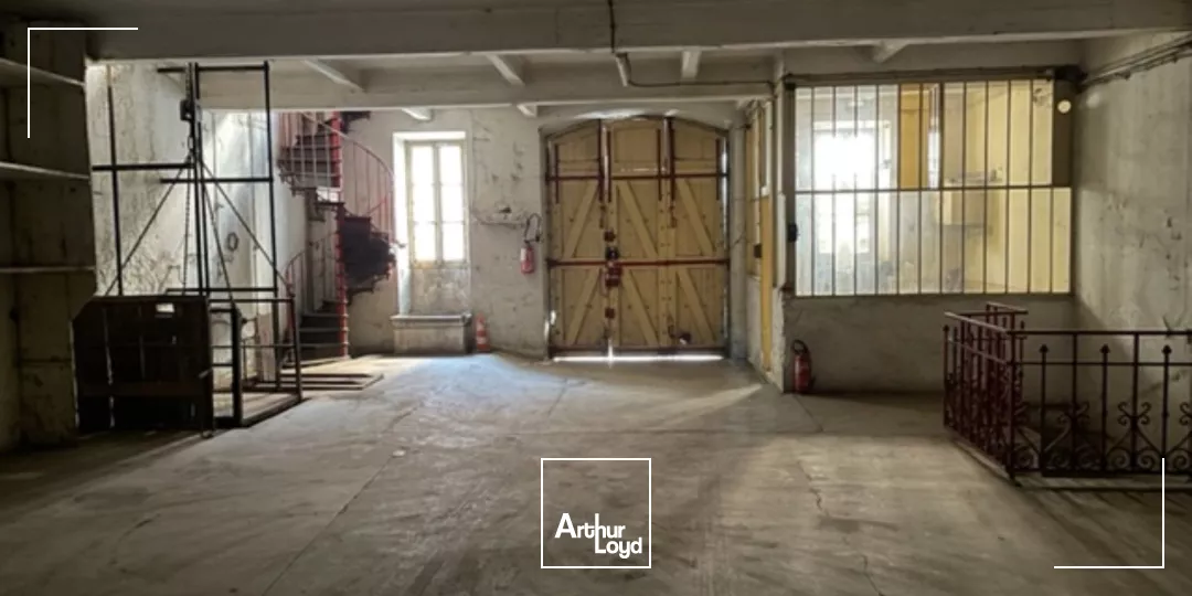 LOCAL STOCKAGE PETITE LOGISTIQUE CENTRE VILLE GRENOBLE