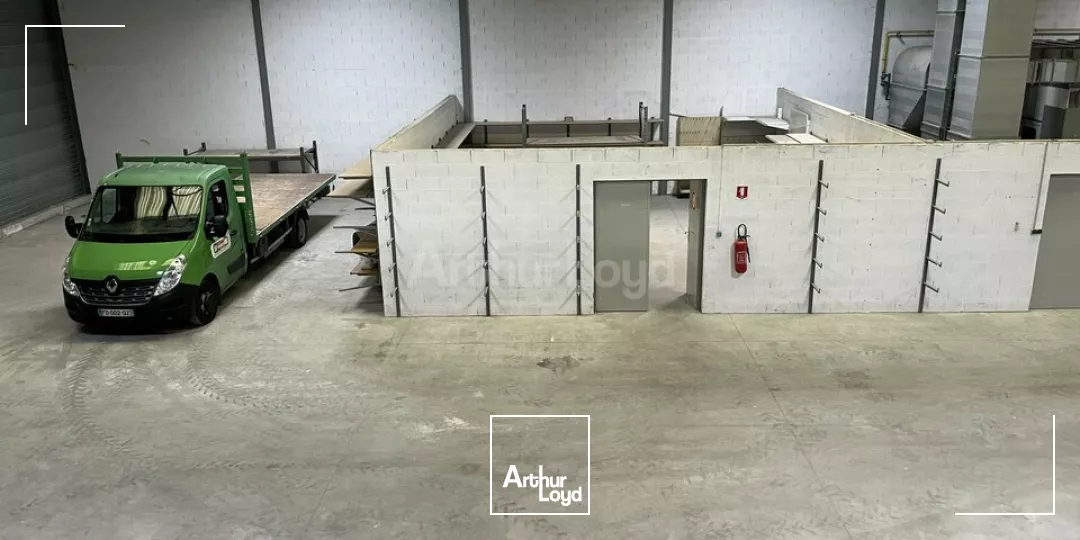 LOCAL D'ACTIVITE - ENTREPOT à LOUER de 2010 m²