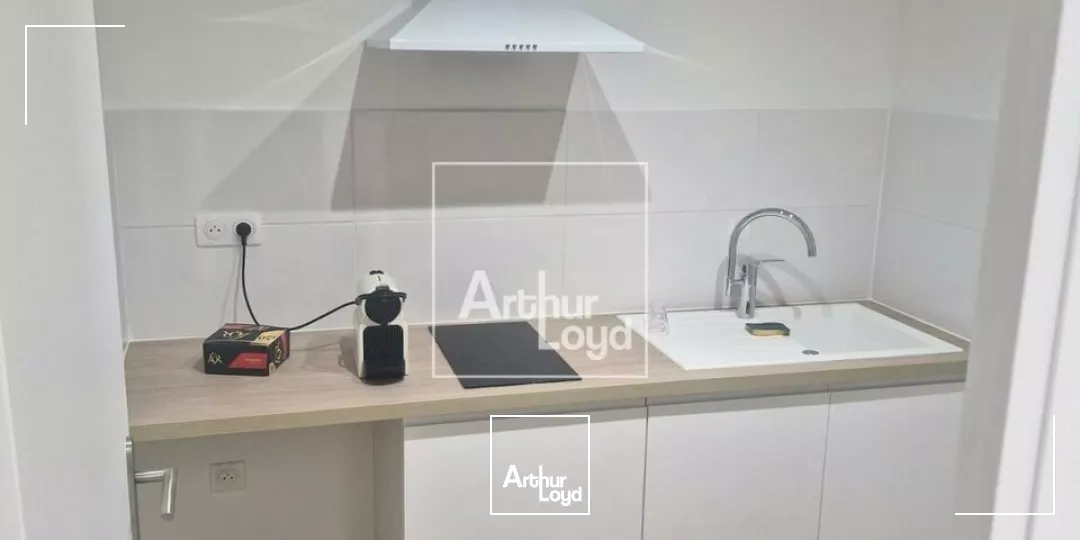 FONTENAY LE VICOMTE LOCAL PME A LOUER