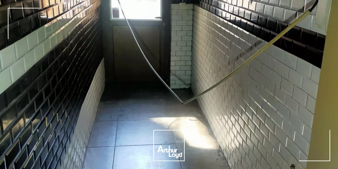 LOCAL COMMERCIAL 75 M² A LOUER GRENOBLE PLACE CLAVEYSON TERRASSE