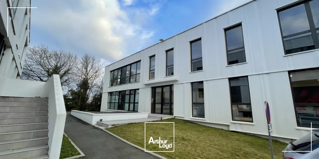 BUREAUX RÉNOVÉS À LOUER-245 M²-TECHNOPARC DE L'AUBINIÈRE