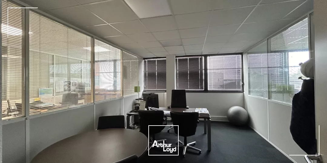 Plateaux de bureaux à louer à Villenave d'Ornon sortie n°17