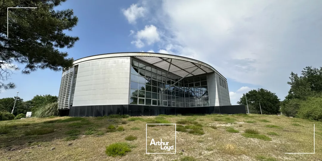Immeuble de bureaux de 1 534 m² à louer à Mérignac au sein du Domaine de Pelus