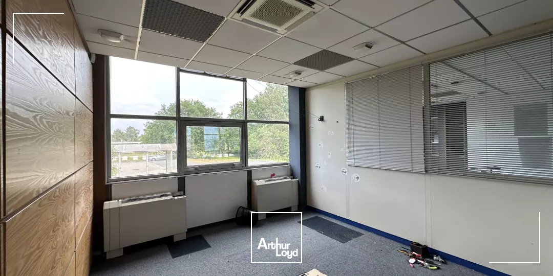 Immeuble de bureaux de 1 534 m² à louer à Mérignac au sein du Domaine de Pelus