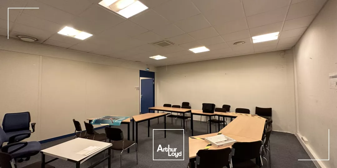 Immeuble de bureaux de 1 534 m² à louer à Mérignac au sein du Domaine de Pelus