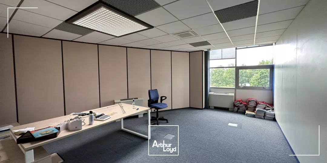Immeuble de bureaux de 1 534 m² à louer à Mérignac au sein du Domaine de Pelus