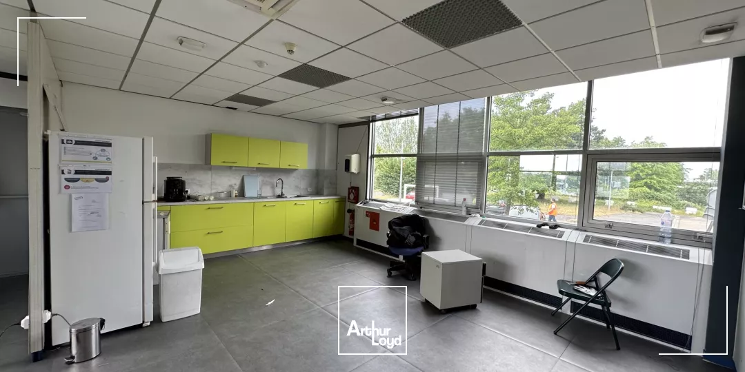 Immeuble de bureaux de 1 534 m² à louer à Mérignac au sein du Domaine de Pelus