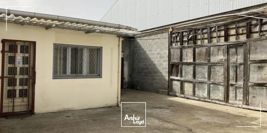 Entrepôt de 490 m2 à louer à Villenave d'Ornon avec une visibilité depuis la rocade