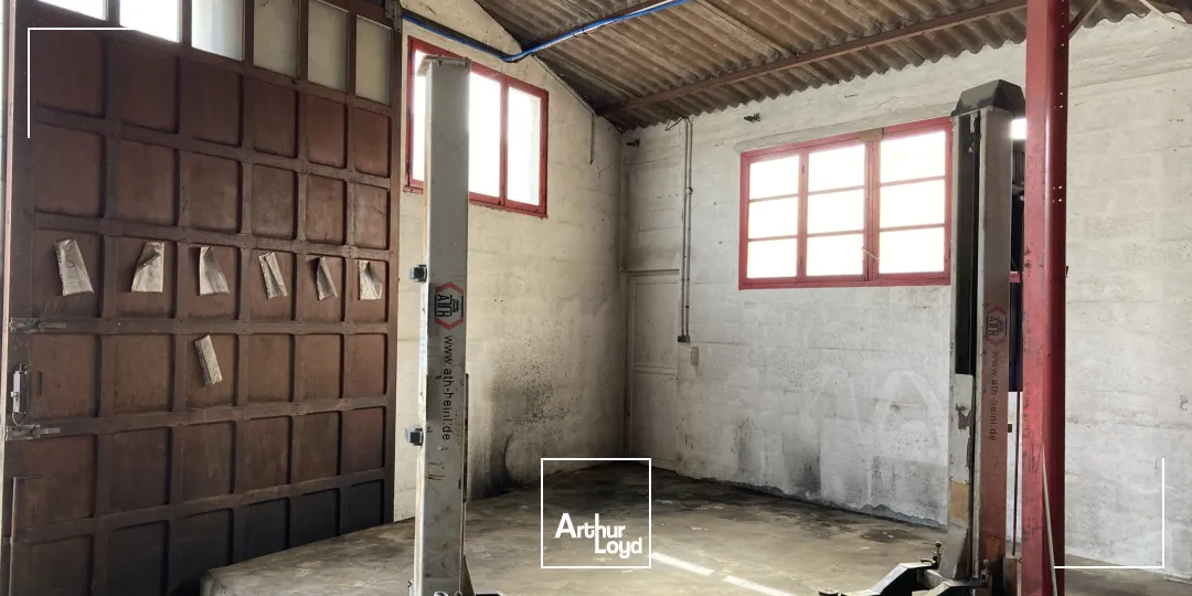 Entrepôt de 490 m2 à louer à Villenave d'Ornon avec une visibilité depuis la rocade