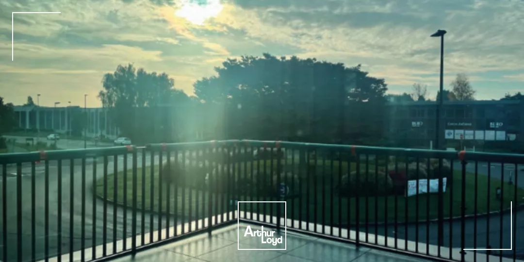 Bureaux Lumineux + Terrasse Privative et Parkings - Villeneuve d'Ascq