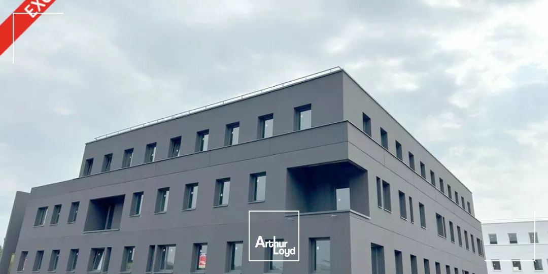 BUREAUX à VENDRE de 445 m²