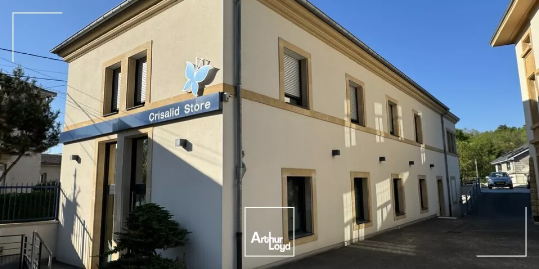 BUREAUX à LOUER de 921 m²