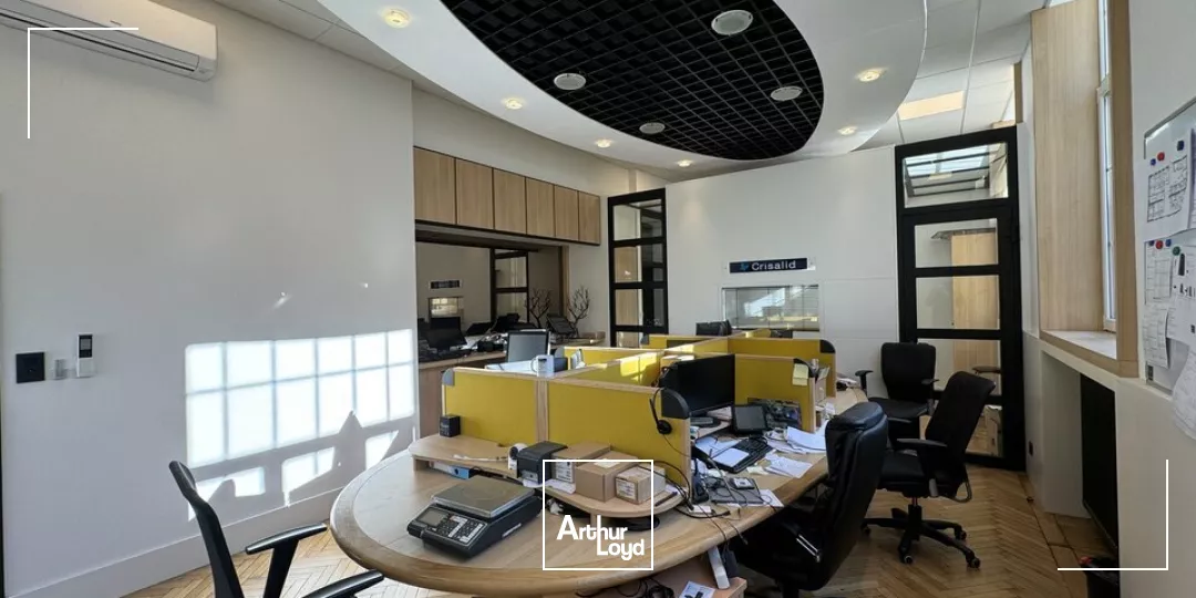 BUREAUX à LOUER de 921 m²