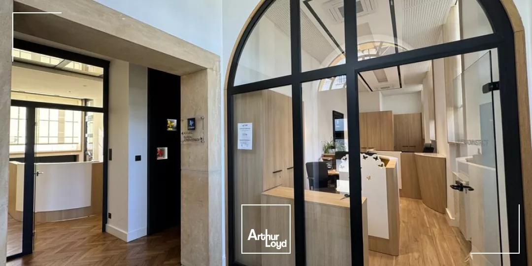 BUREAUX à LOUER de 921 m²