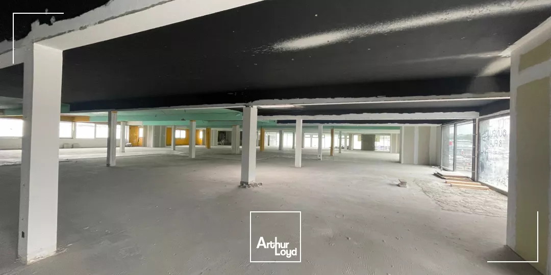 BUREAUX PLATEAU BRUT A AMÉNAGER - 1200 M2 - SAINT-QUENTIN :