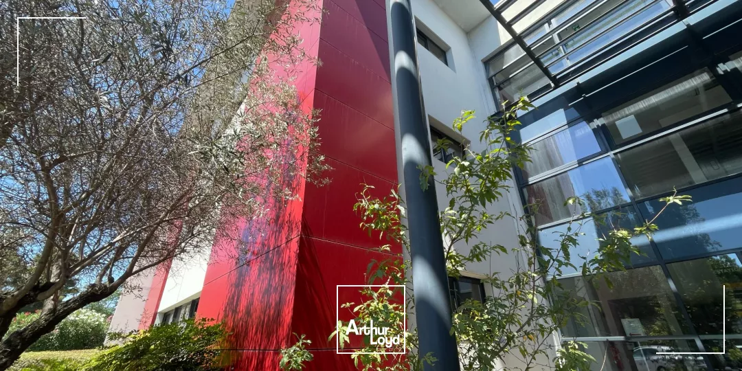 3 Plateaux de bureaux à Nîmes, Parc Georges Besse, Accès & Parking Privatif - Vente